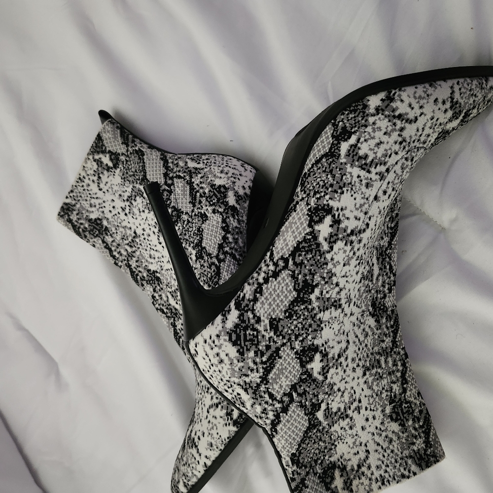 Boots - Picture 3 of 3
